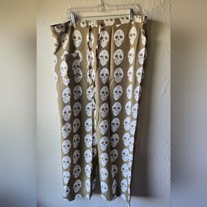🌻NEW RAJ Tan Skull Print Pants, Sz L